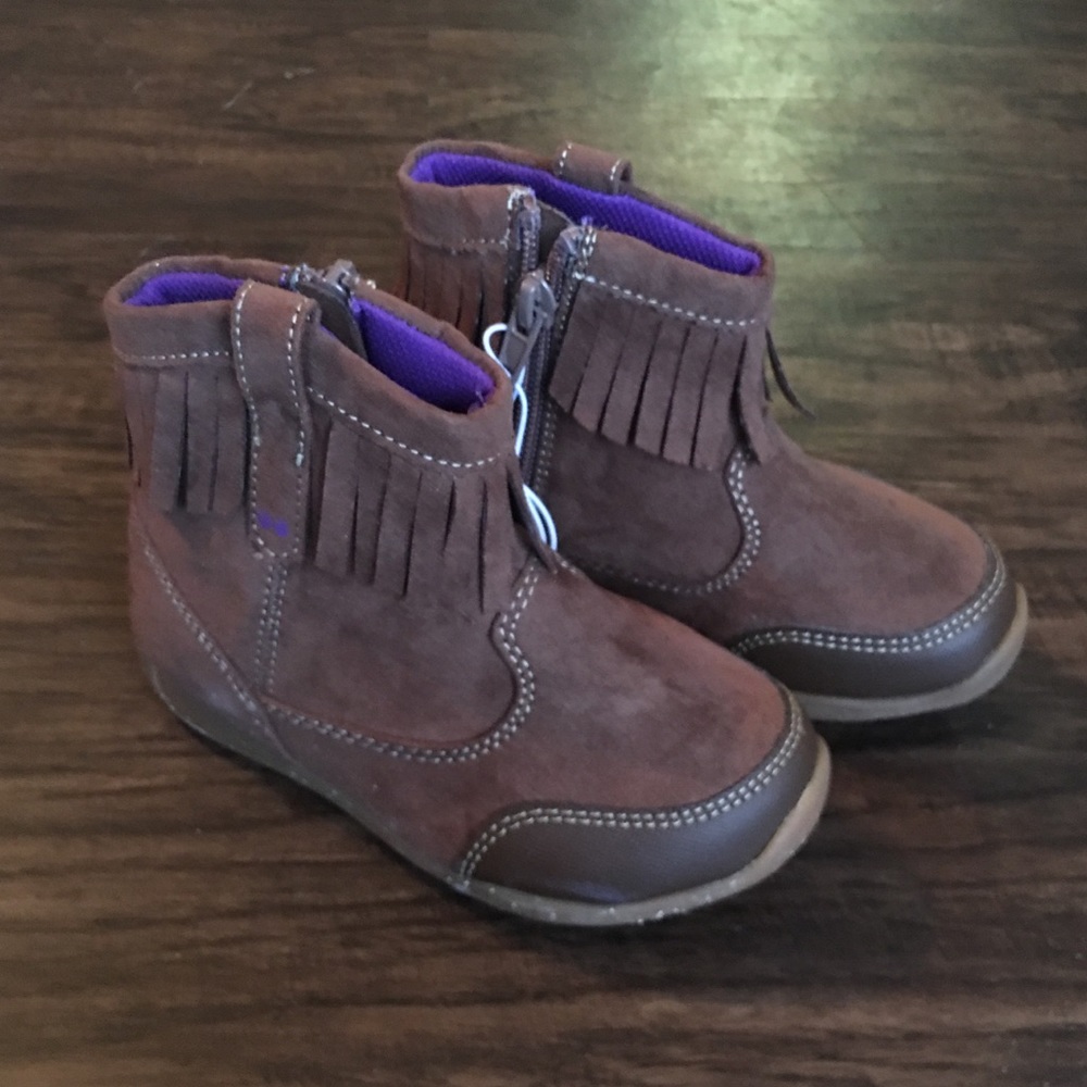 Toddler stride rite size 8 brown suedelike boots